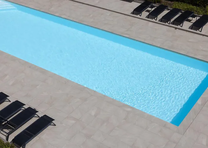 Mariella Met Parking En Zwembad Nieuwpoort